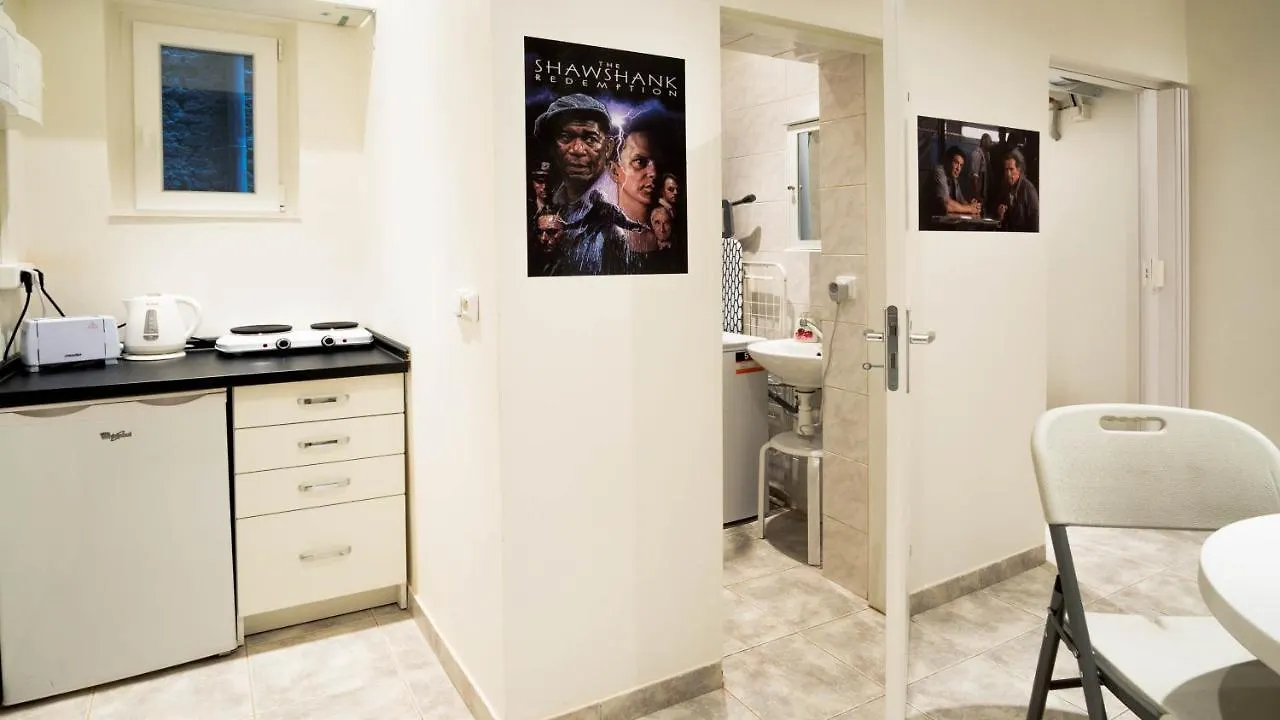 Prison Apartment - Get Locked Up In Centre Of Πράγα 0*,  Τσεχία
